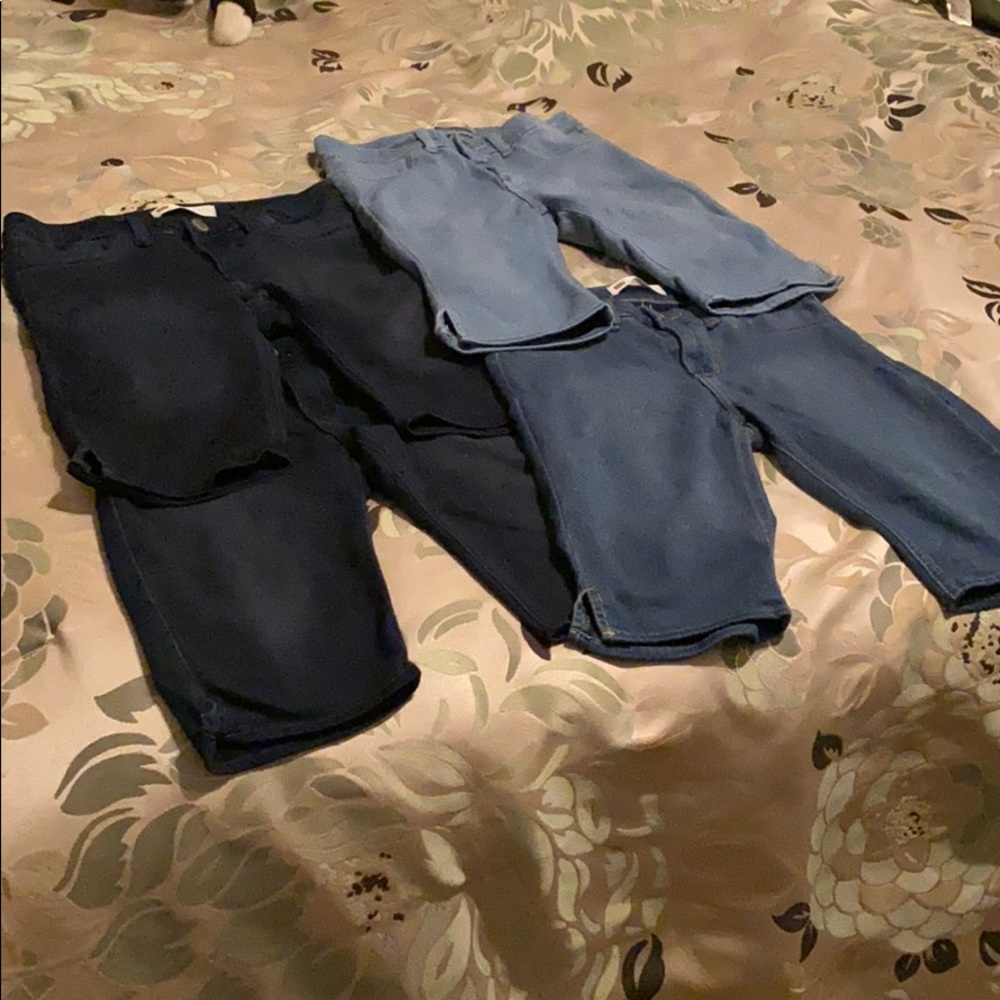 EUC 4 pairs of Girls size 10 Levi’s Bermuda shorts